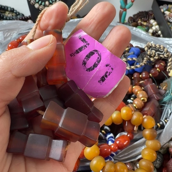 你***同玛瑙/玉髓未镶嵌颈饰