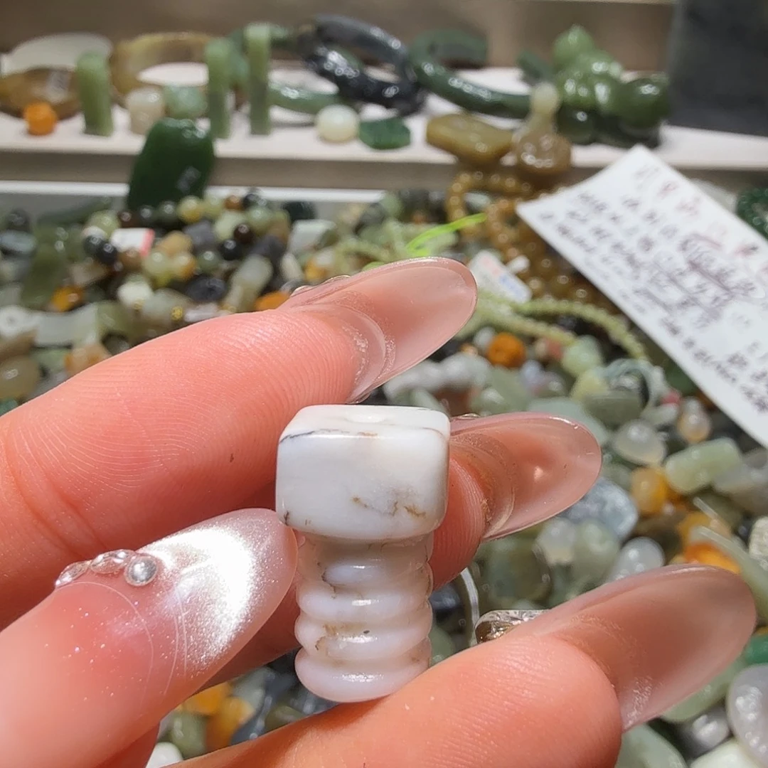 和田玉未镶嵌珠宝奇石