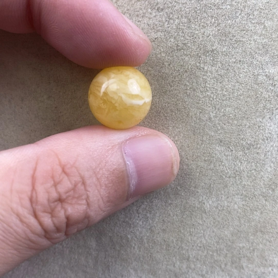 手链琥珀未镶嵌?**L蜜蜡