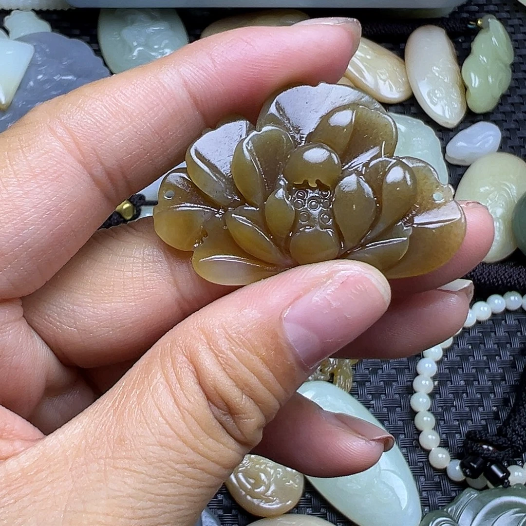 和田玉未镶嵌颈饰卡43