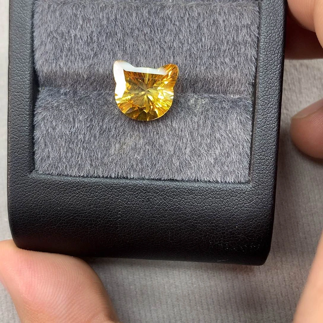 未镶嵌颈饰黄晶5.28ct天然黄水晶