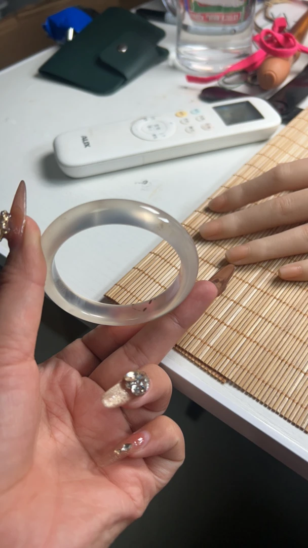 天然玛瑙手镯飘花