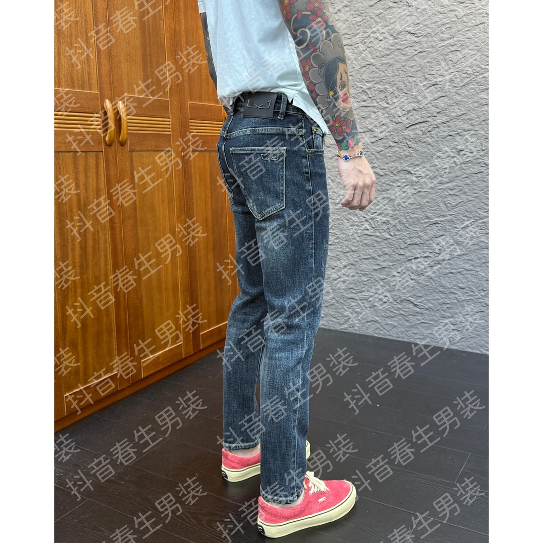 2025秋冬新品时尚休闲百搭净版纯色修身小脚男士牛仔裤8933