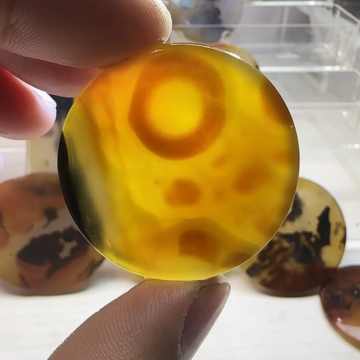 玛瑙/玉髓未镶嵌珠宝奇石