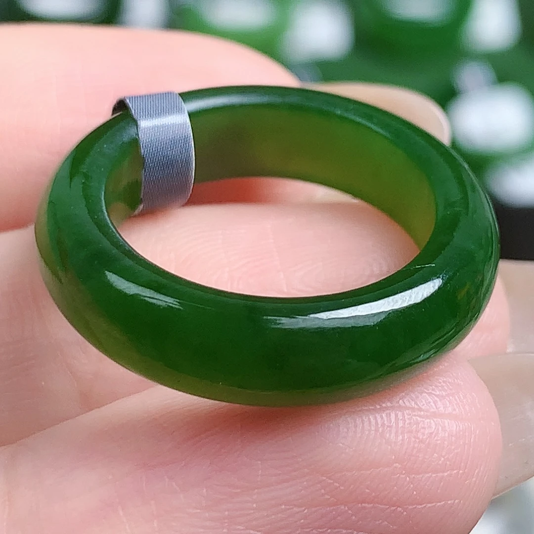 未镶嵌戒指和田玉