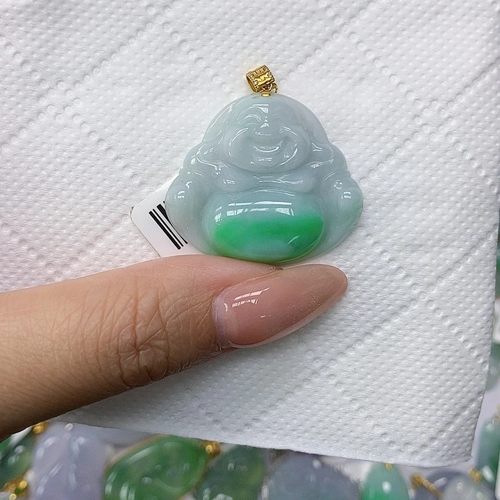 颈饰18K金镶嵌翡翠