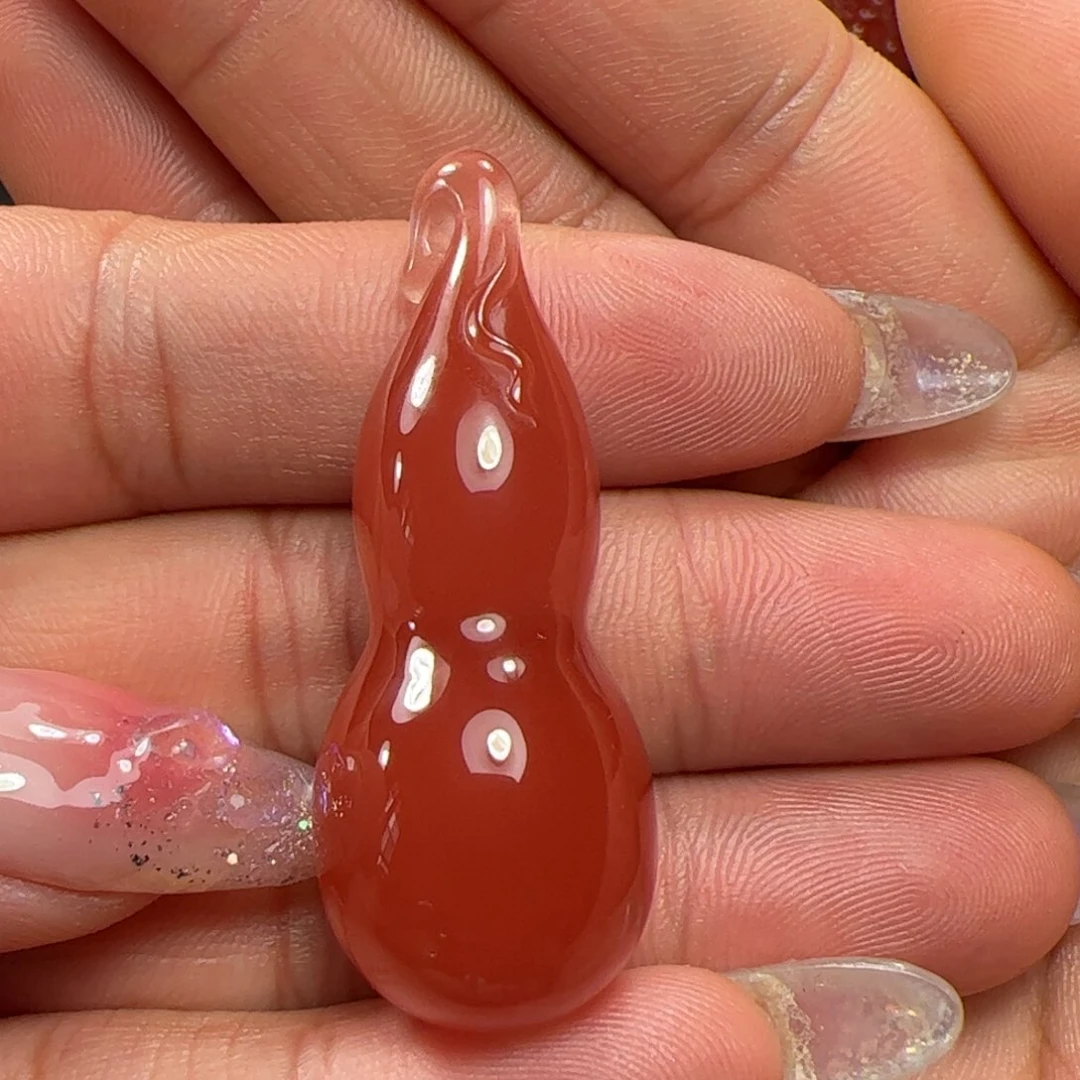 南红玛瑙吊坠未镶嵌