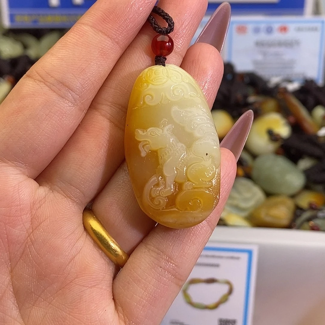 和田玉未镶嵌颈饰