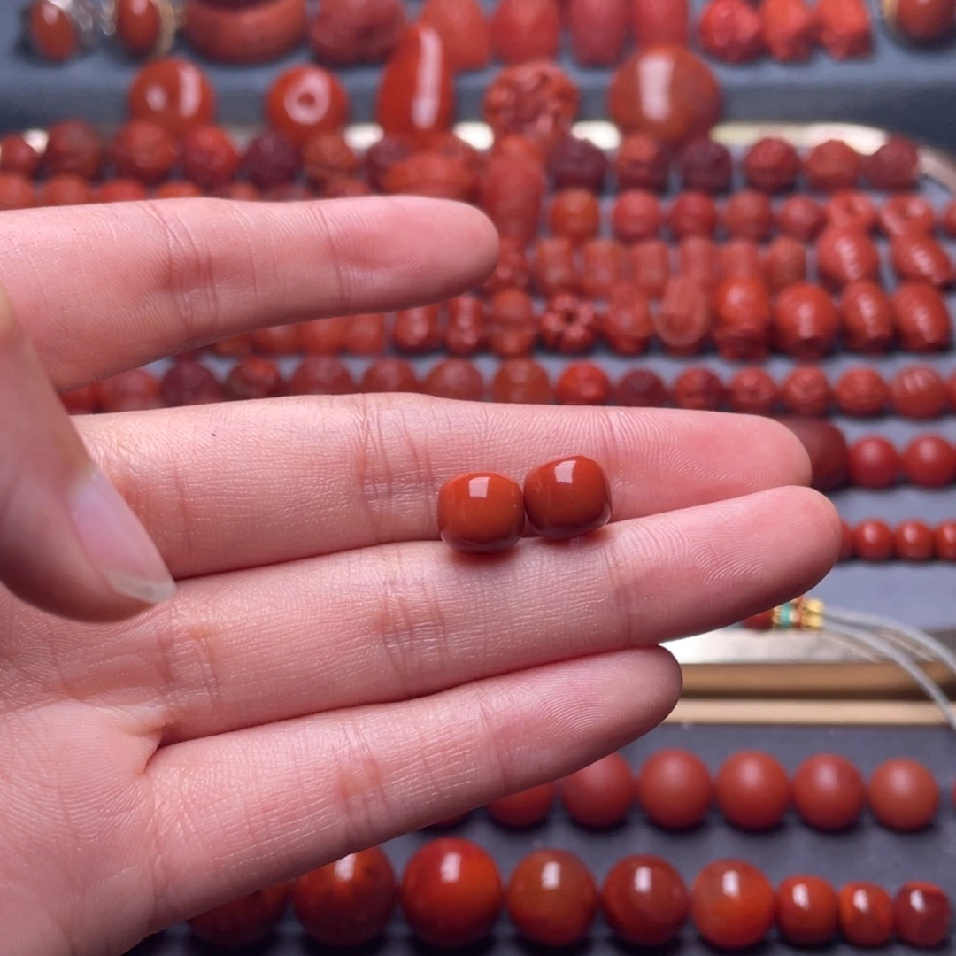 ****࿐未镶嵌其他南红玛瑙W9瓦西柿子红老型珠一对
