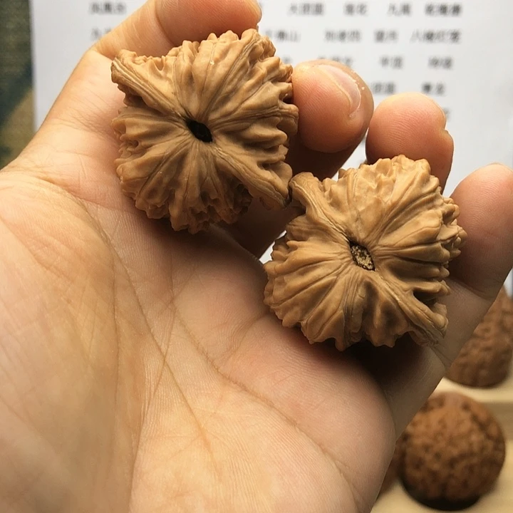 把件文玩核桃四座楼，三角楼，边40，练手对