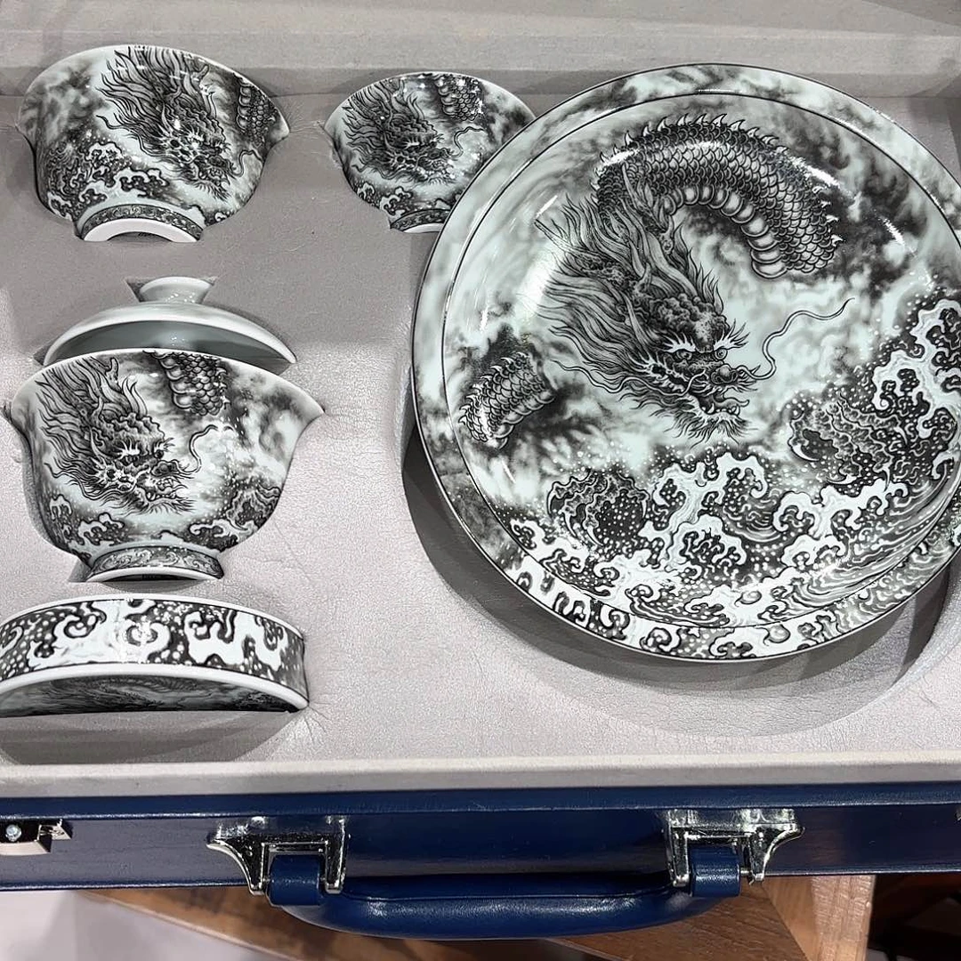 瓷片景德镇瓷器精品陈列