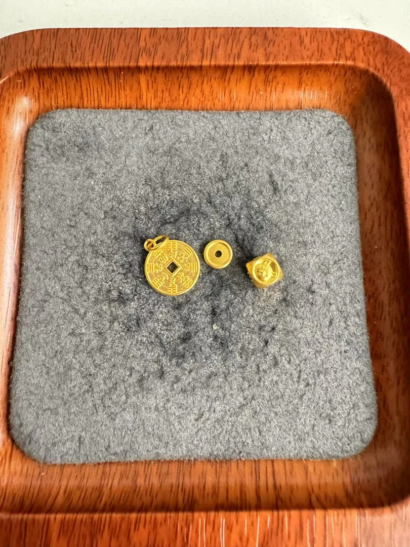 足金999 生肖三合山鬼花钱币吊坠