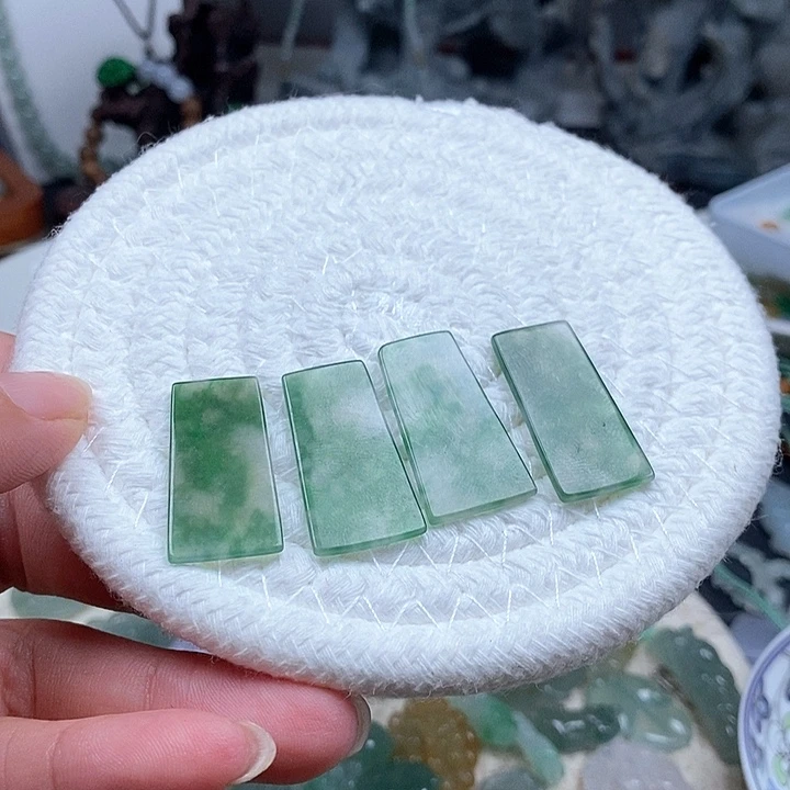 吊坠(不含链)未镶嵌翡翠一个100