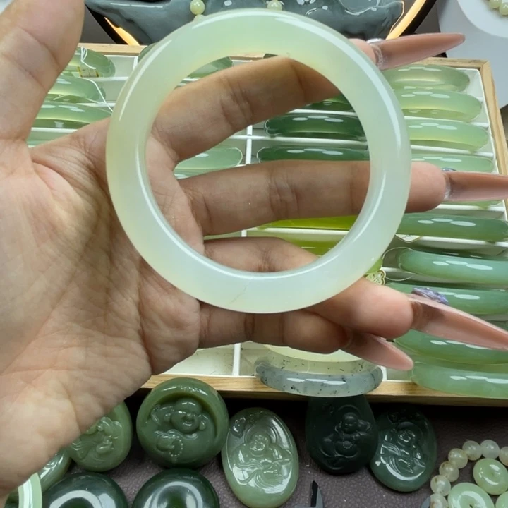过***烟蛇纹石玉合金手镯