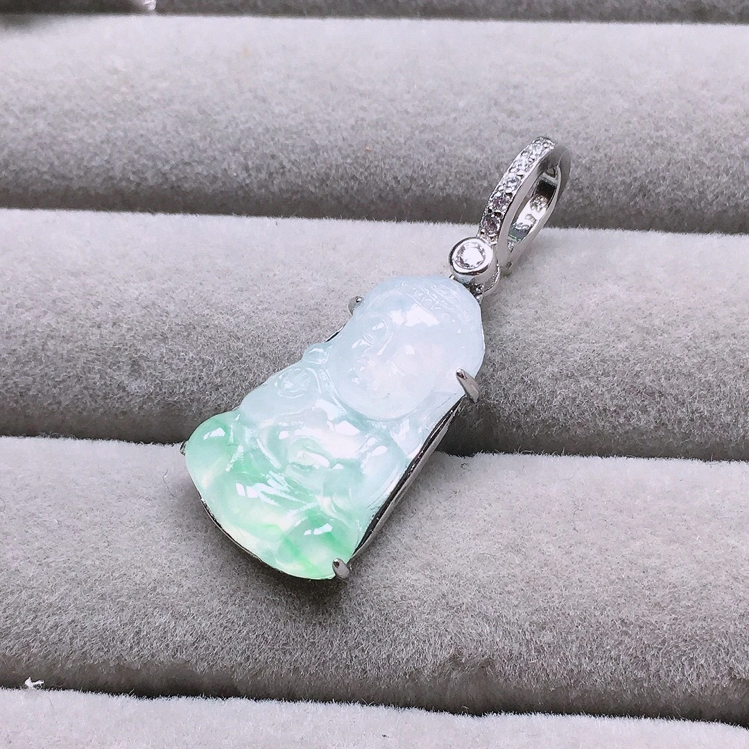 天然缅甸翡翠A货925银镶嵌高冰种宝宝费吊坠