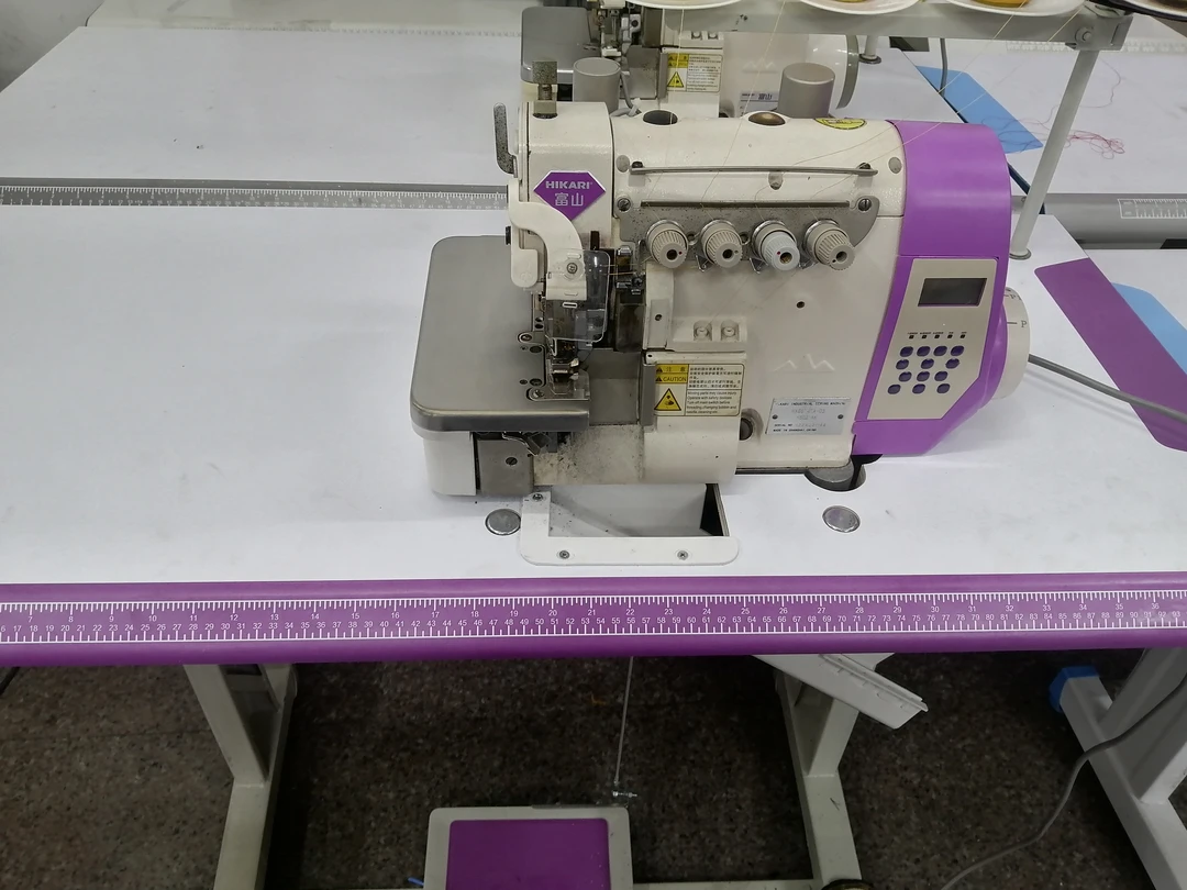 富山电脑四线锁边机，Hx6814TA一03，自动剪线，自动抬压脚，