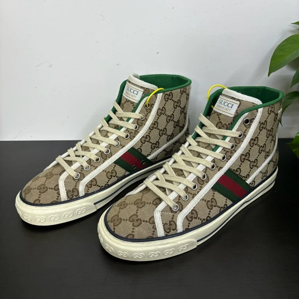 95新 GUCCI/古驰 40欧码乌木色1977高帮板鞋/无配件/百搭/时尚