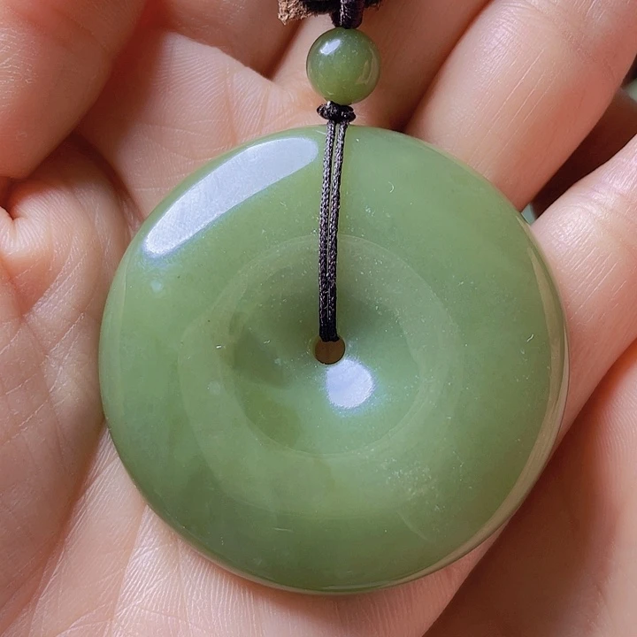 未镶嵌岫岩河磨玉（透闪石质玉）挂件雲*軒