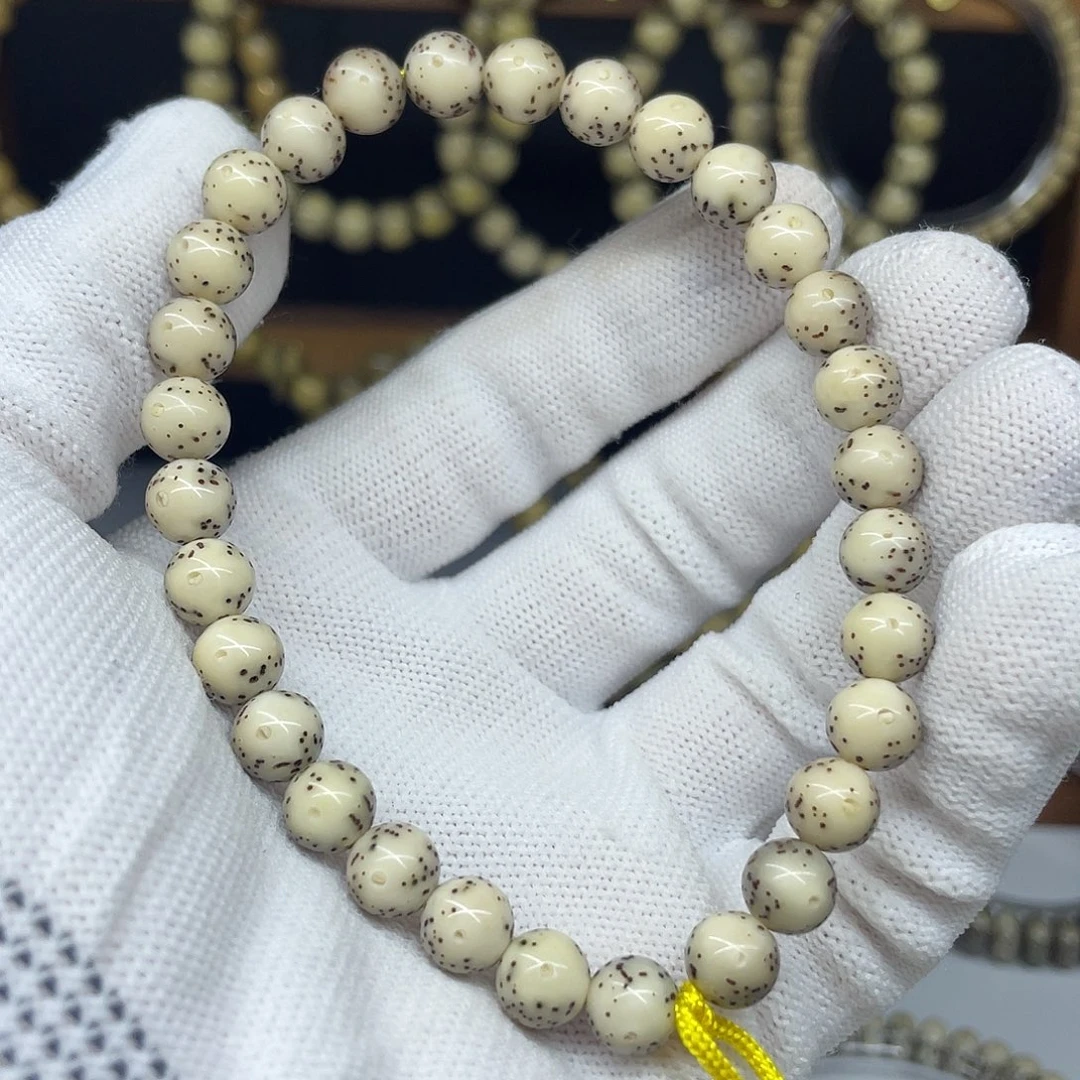 吊坠星月菩提8圆珠，大眼睛贯穿