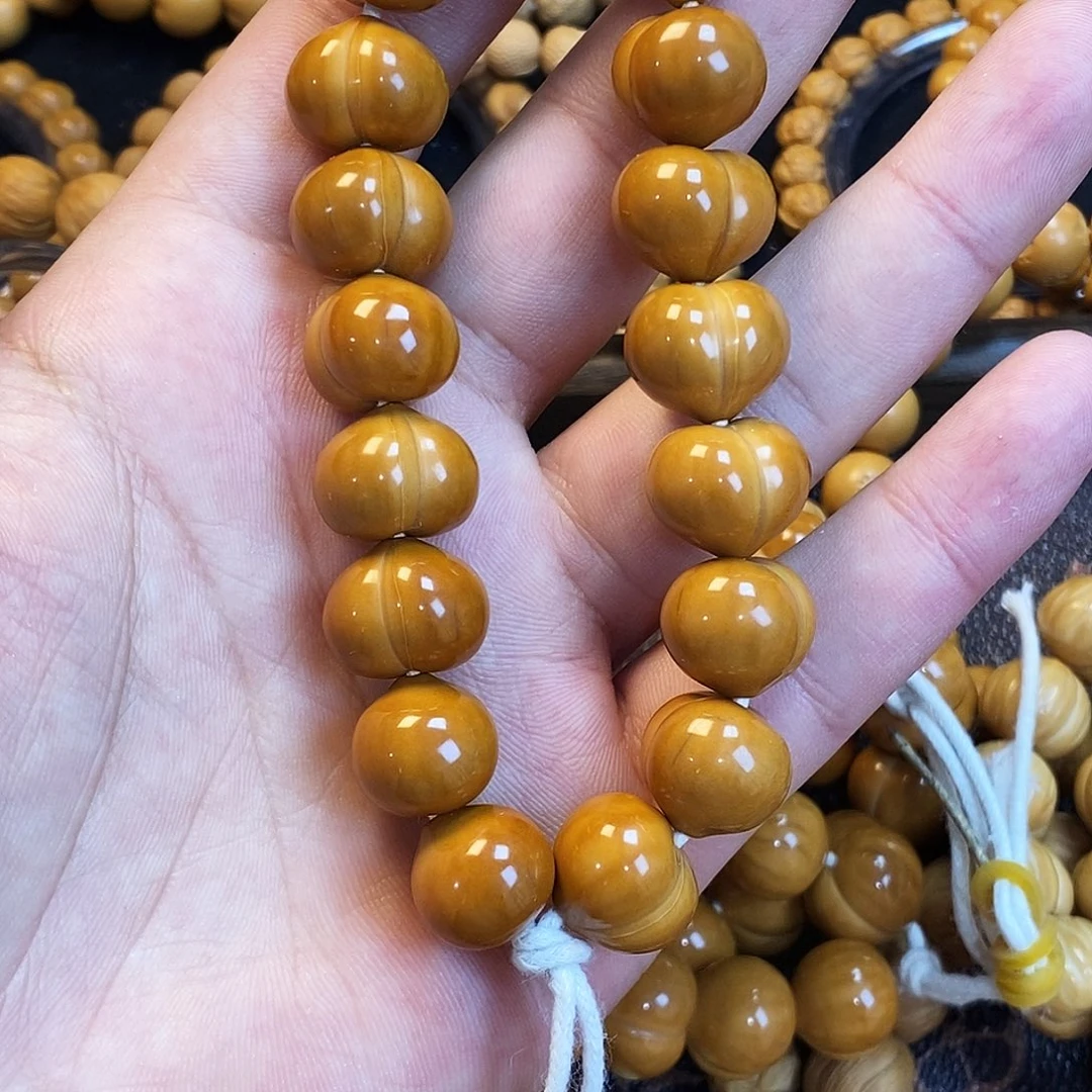 天***文猴头核桃吊坠瑕疵款柯基屁桃