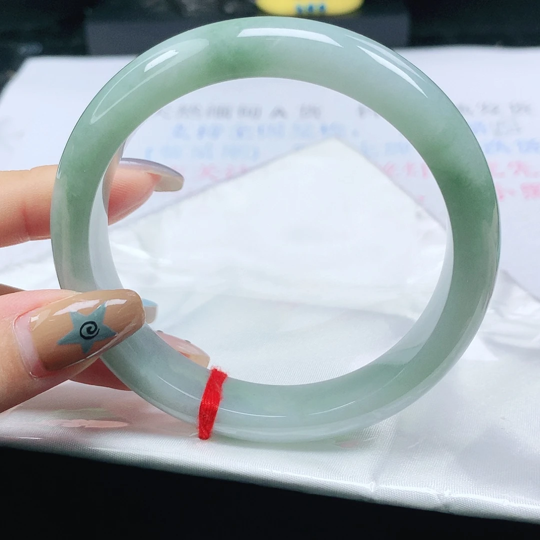 翡翠未镶嵌手镯翡翠61.6浅绿正圈