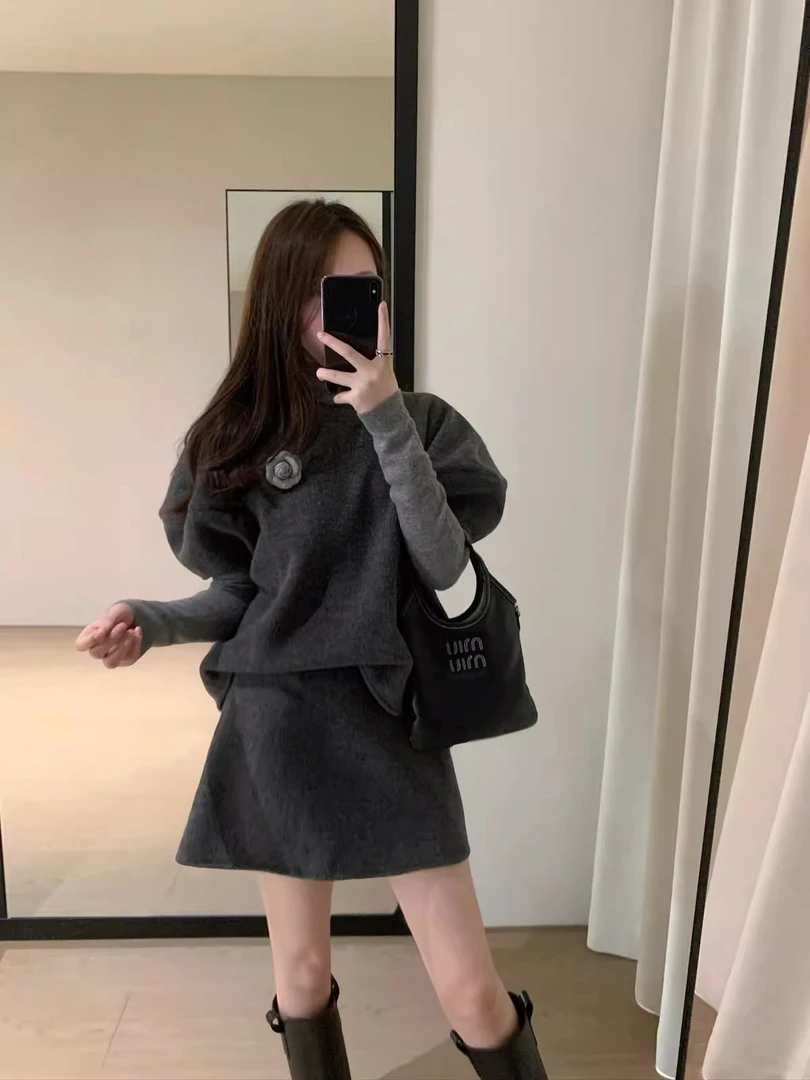 韩系通勤时尚套装高领长袖针织打底衫斗篷马甲女秋季半身裙三件套