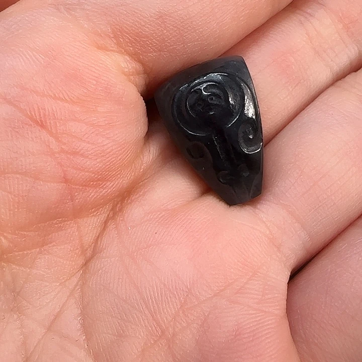 和田玉珠子未镶嵌缘*