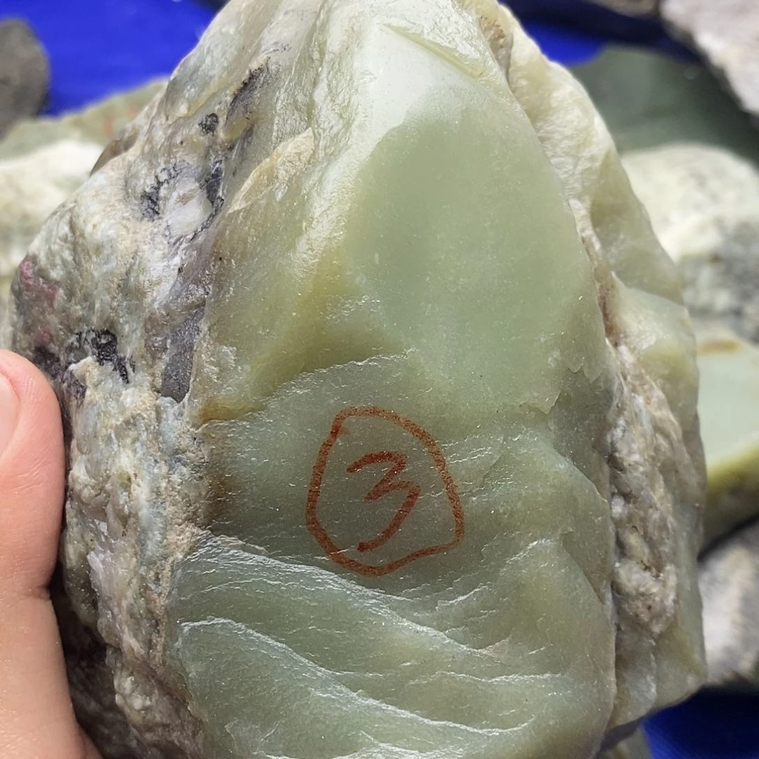 和田玉（糖玉）未镶嵌珠宝奇石