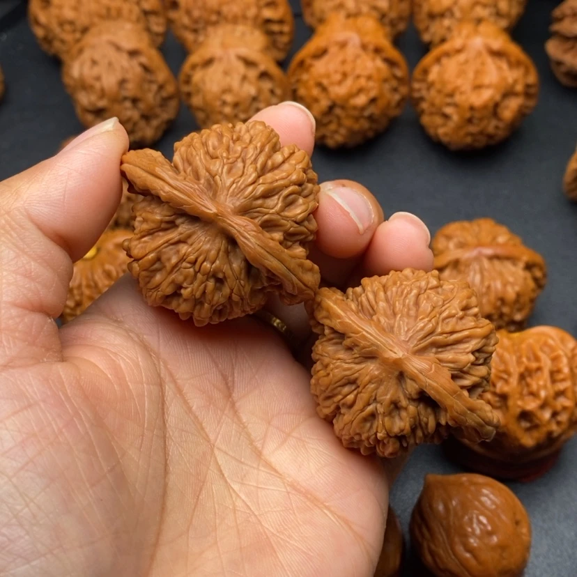 【闪购商品】文玩核桃把件44篓子