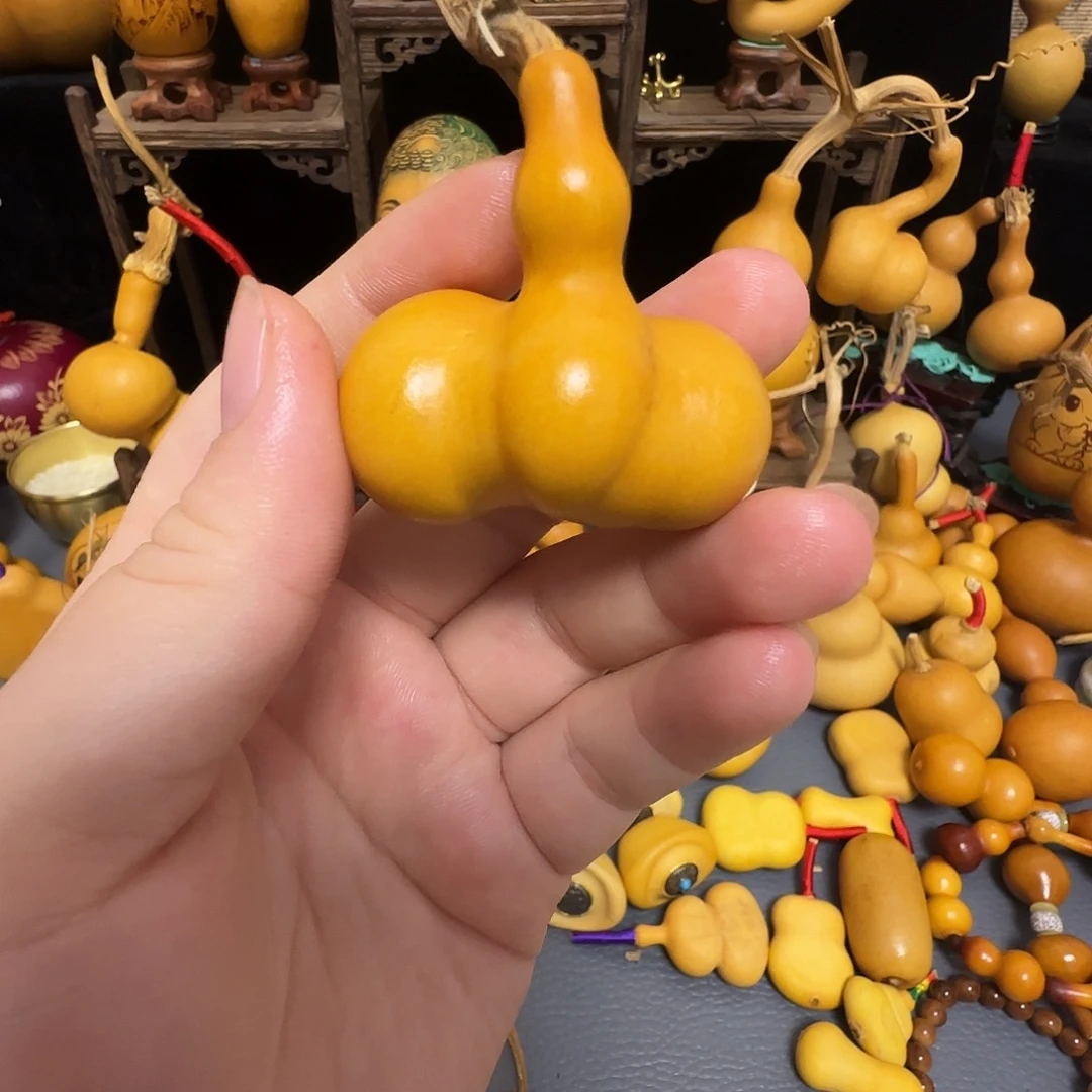 L****小蜻蜓葫芦手把件