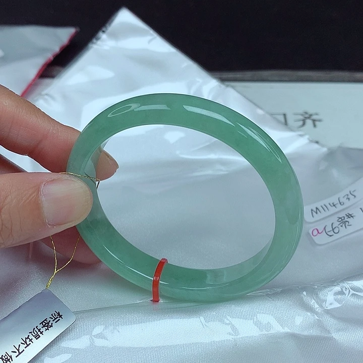 翡翠未镶嵌手镯56贵4635