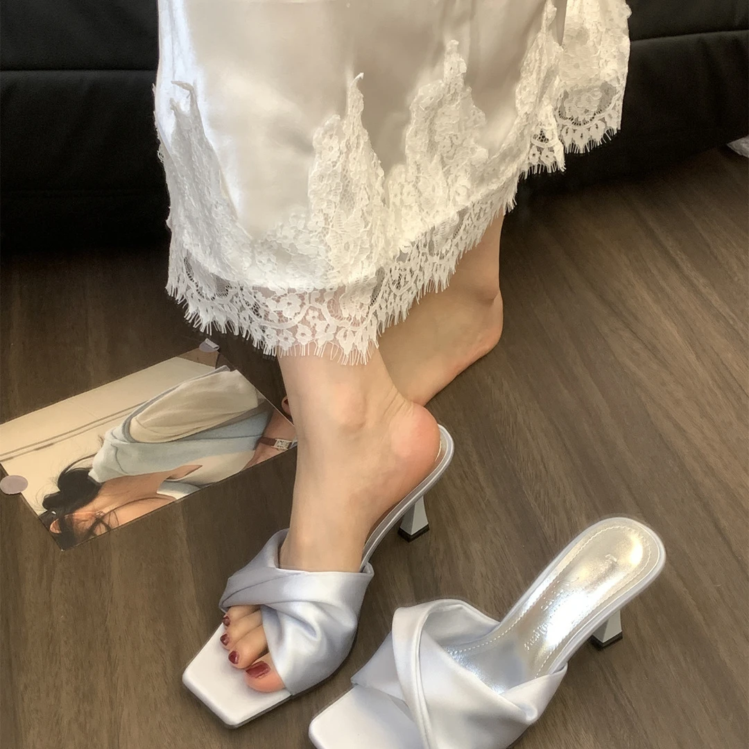 【香港kyok&Shoes官方正品】法式气质一字拖鞋女2025新款外穿夏方