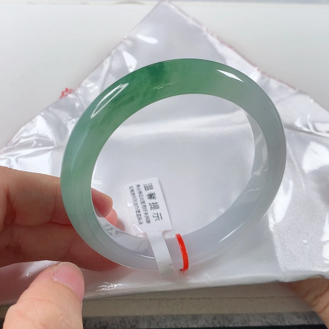 翡翠手镯未镶嵌①①⑨