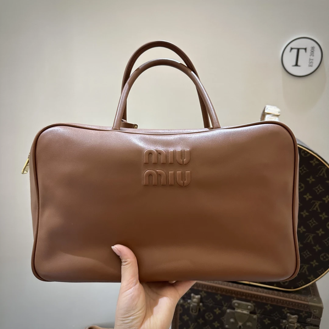99新 MIU MIU/缪缪 Miumiu 棕色保龄球公文包