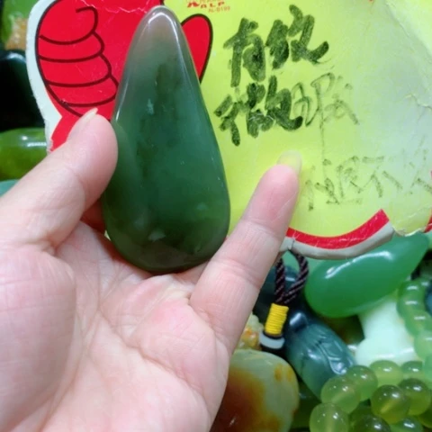 蛇纹石玉未镶嵌手把件