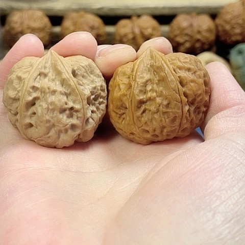 文玩核桃把件玄武索异形色差油阴练手对38