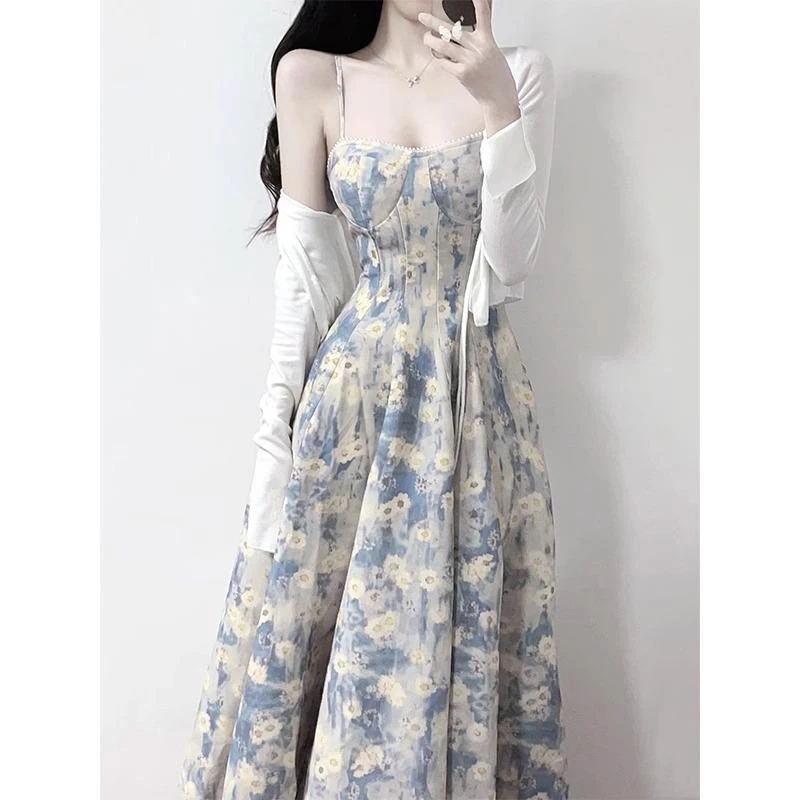 法式油画蓝色碎花吊带连衣裙女夏季高级感气质长裙温柔风仙女裙子