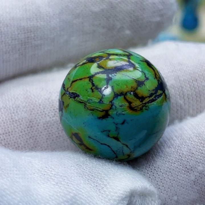 未镶嵌绿松石颈饰