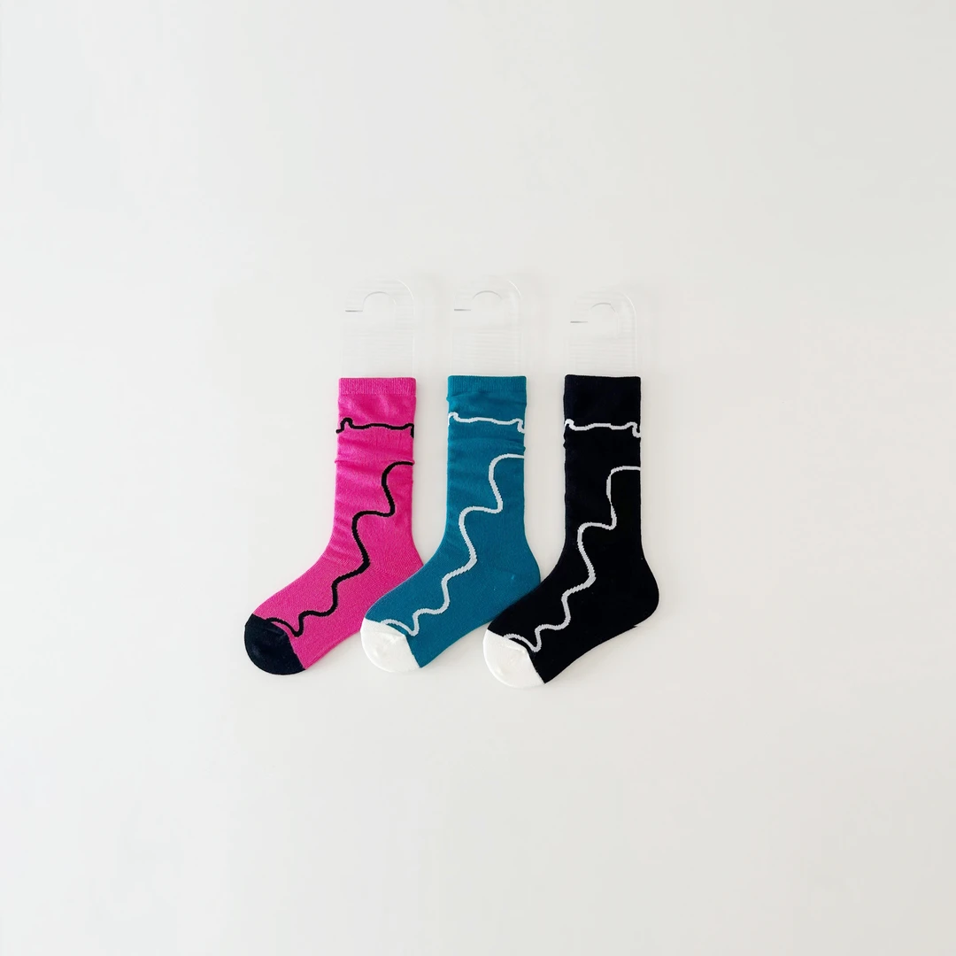 秋季女童潮款袜子儿童INS风棉袜半筒袜线条中筒袜长筒纯棉长袜*