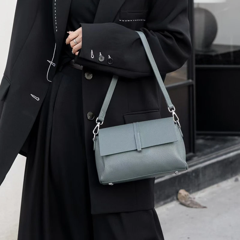 2025新款真皮多隔层通勤斜挎包头层牛皮大容量腋下单肩女包高级感