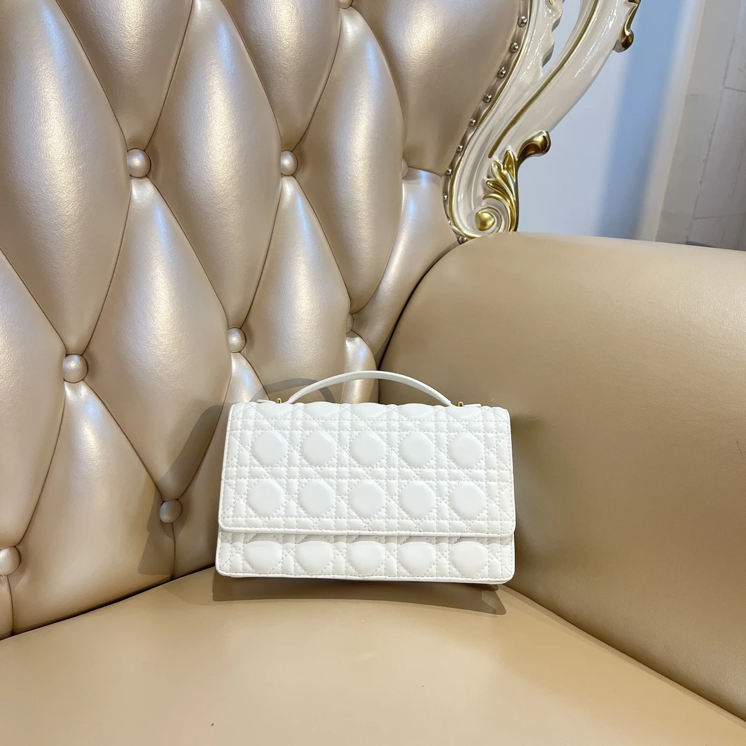 时尚轻奢手提斜挎女包WBYD1168白色