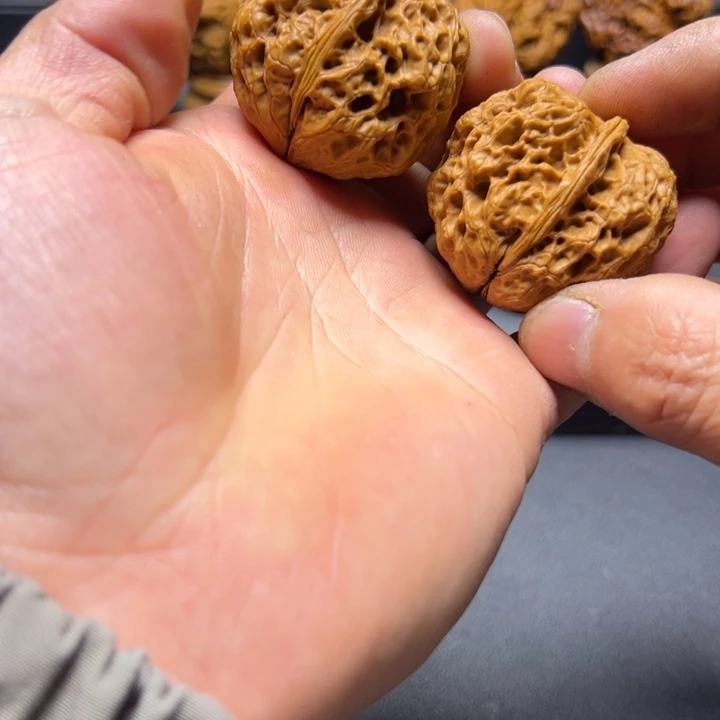 文玩核桃吊坠B悬崖峭壁42mm