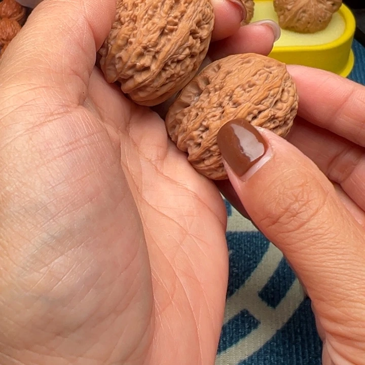 桃核吊坠文玩核桃滚石