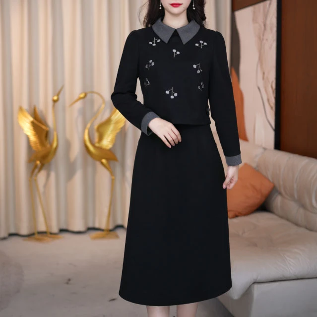 连衣裙显瘦气质长袖洋气新款绣花时尚黑色秋冬显瘦气质长袖洋气