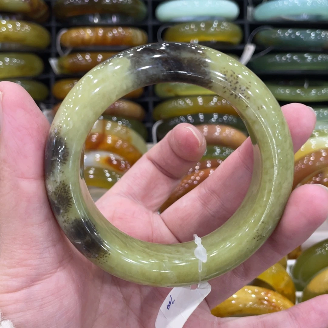 蛇纹石玉未镶嵌手镯