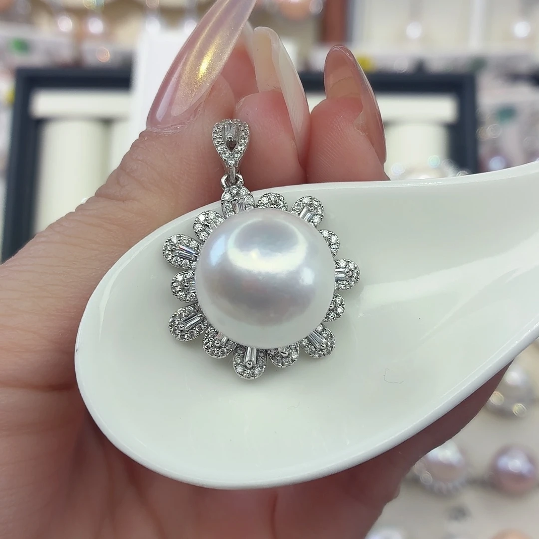 夏***天颈饰银S925镶嵌淡水珍珠