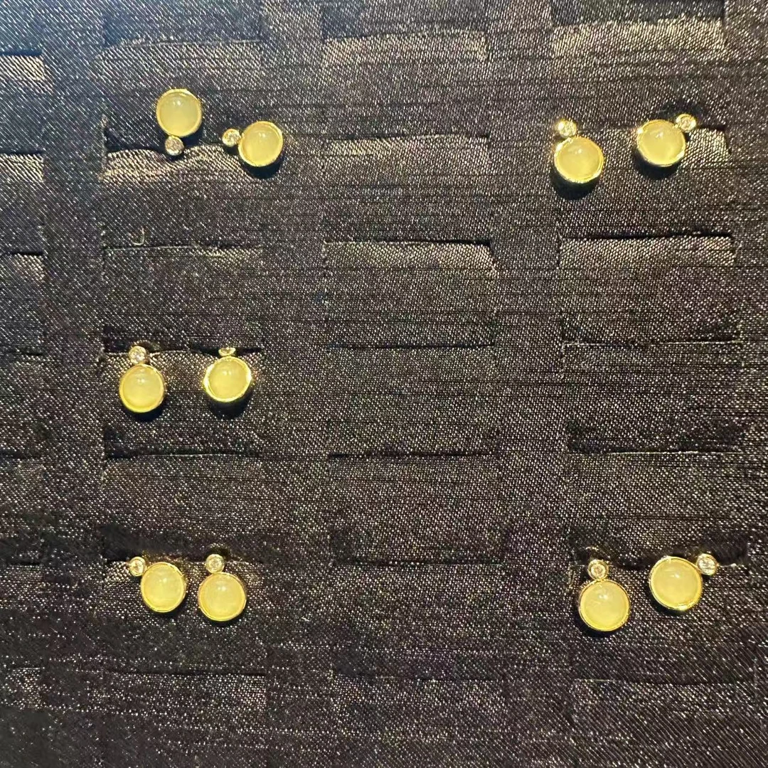 走进万家专属 Q467 耳饰