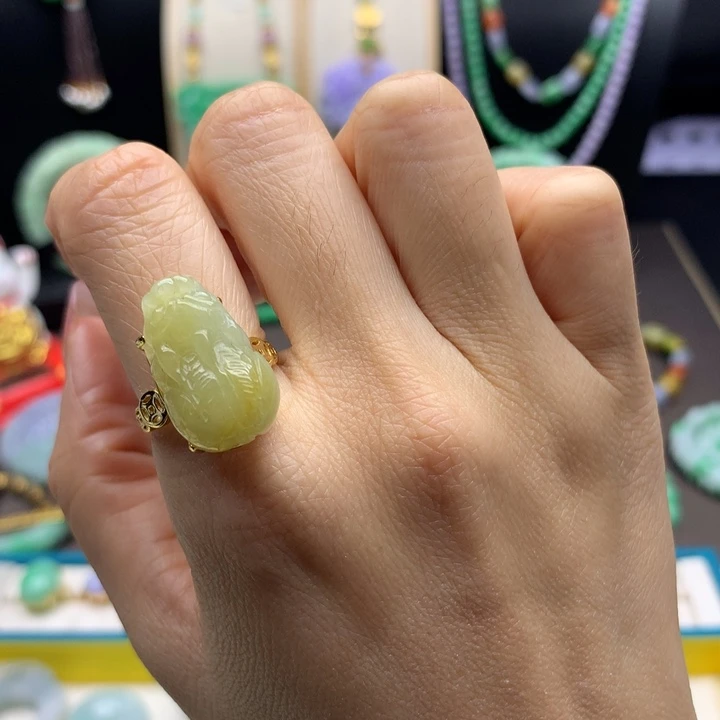 翡翠未镶嵌戒指翡翠貔貅戒指