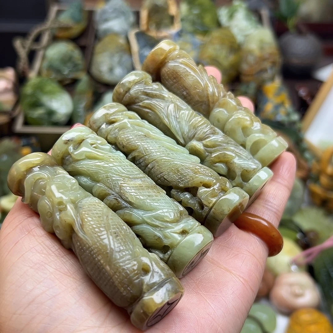 *****岫岩老玉（透闪石质玉）未镶嵌颈饰老玉龙柱5