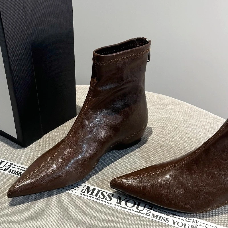 复古棕色坡跟内增高瘦瘦靴2025年女春秋新款气质法式尖头显瘦短靴